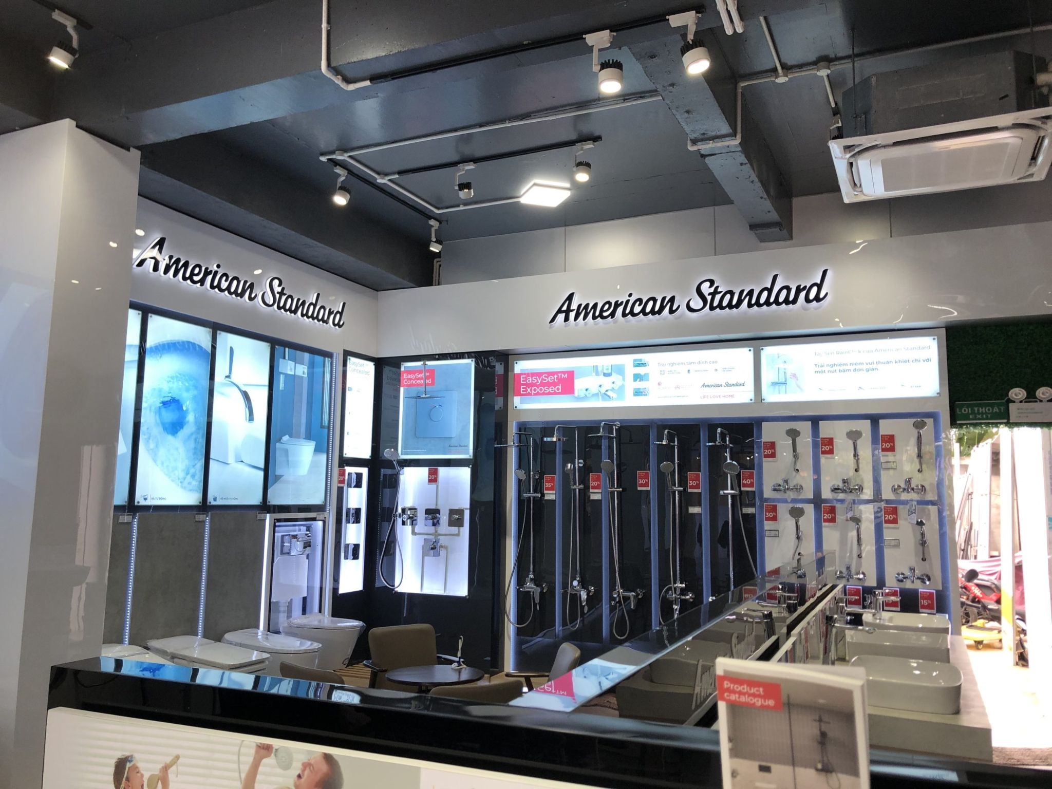Đại lý American Standard Ba Đồn chính hãng cung cấp đa dạng thiết bị vệ sinh chất lượng cho phòng tắm hiện đại.