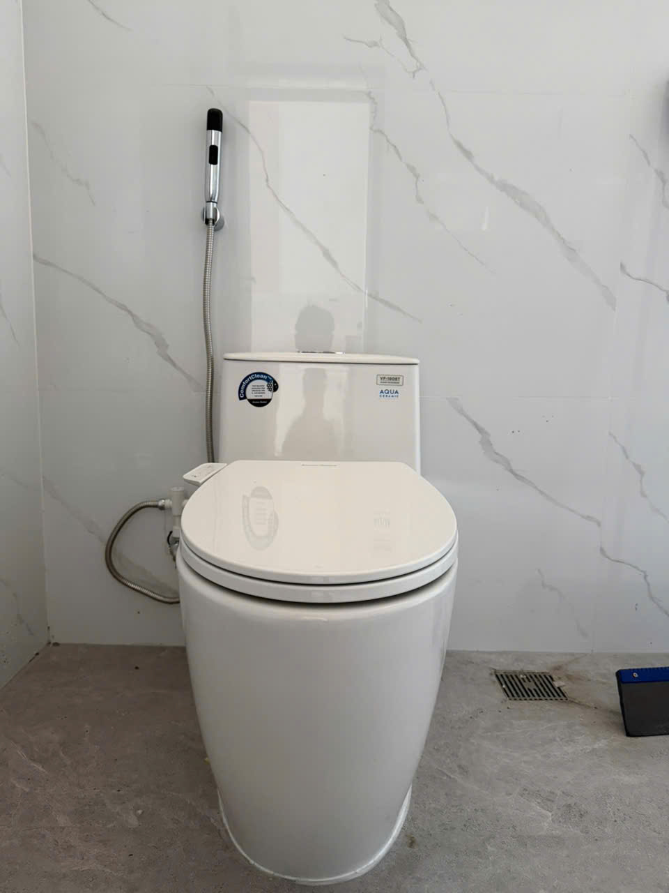 Ưu điểm bồn cầu American Standard với thiết kế hiện đại và men sứ sáng bóng